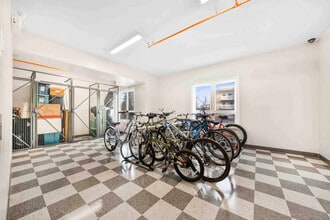 Village West Apartments in London, ON - Building Photo - Building Photo