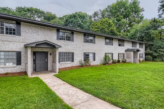 Room in Apartment on Cleveland St in Mcdonough, GA - Building Photo - Building Photo