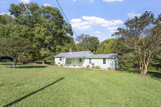 1212 Cra-Mer Ln in Chapel Hill, NC - Building Photo - Building Photo