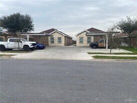 11 Luz Divina St in Edinburg, TX - Building Photo