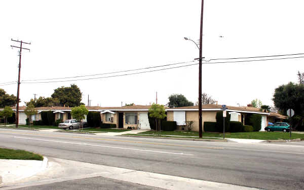 8509 Cole St in Downey, CA - Foto de edificio