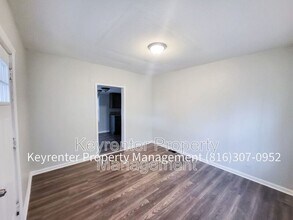 8115 Highland Ave in Kansas City, MO - Building Photo - Building Photo