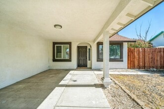 639 E 5th St in San Jacinto, CA - Building Photo - Building Photo