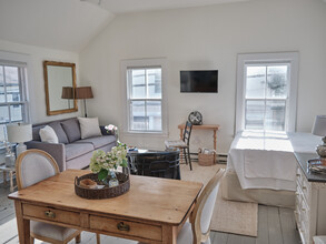 155 Water St in Stonington, CT - Building Photo - Building Photo