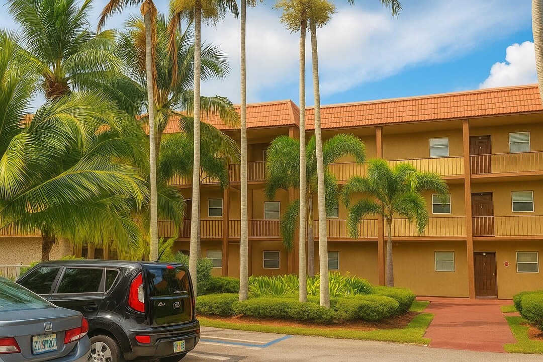 120 Sparrow Dr in Royal Palm Beach, FL - Building Photo