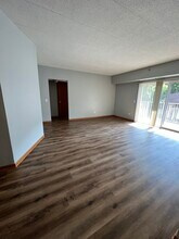 943 Elderberry Cir, Unit 211 Elderberry cir in Naperville, IL - Building Photo - Building Photo