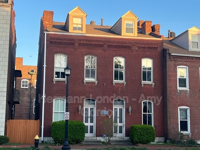 property at 1714 S Tucker Blvd