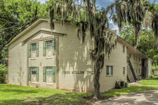Willow Drive Apartments in Lake Jackson, TX - Building Photo