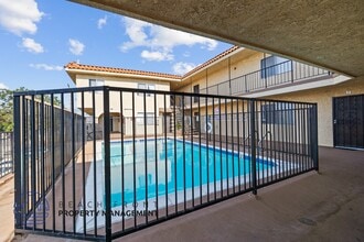 13916 Cerise Ave. in Hawthorne, CA - Foto de edificio - Building Photo