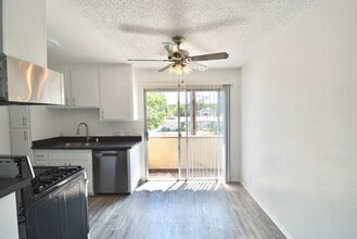7101 Haskell Ave in Los Angeles, CA - Building Photo - Building Photo