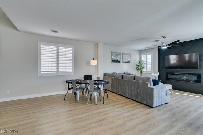 4624 Swaying Palms Dr in Las Vegas, NV - Building Photo - Building Photo