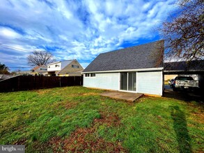 108 Goldengate Rd in Levittown, PA - Building Photo - Building Photo