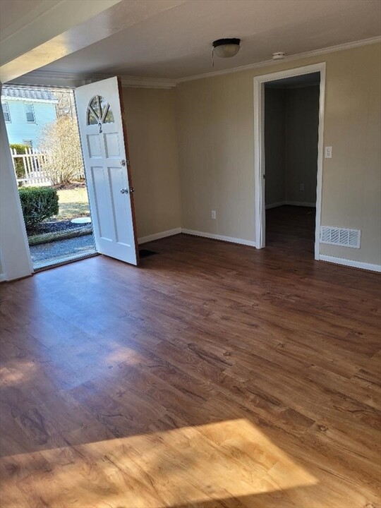 114 Gorham St, Unit 2 in Chelmsford, MA - Foto de edificio