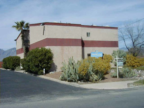 Sunblossom Apartments in Tucson, AZ - Building Photo - Building Photo