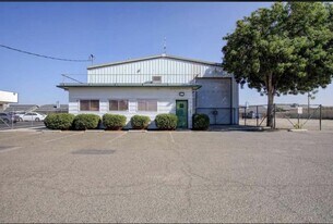 19903 1st St in Hilmar, CA - Building Photo