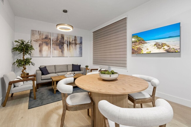 1627 NW 1st St in Miami, FL - Building Photo - Building Photo