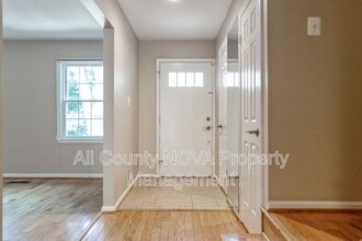 6410 Seven Oaks Ct in Falls Church, VA - Building Photo - Building Photo