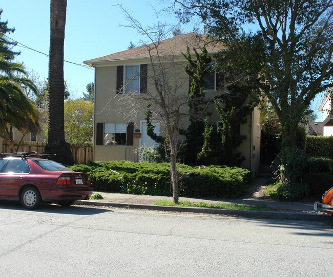 2060-2064 Yale St in Palo Alto, CA - Foto de edificio - Building Photo