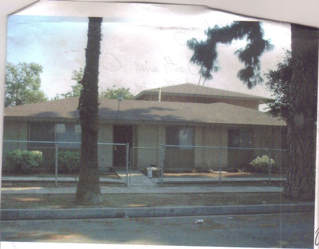 355 S Maple Ave in Rialto, CA - Building Photo - Building Photo