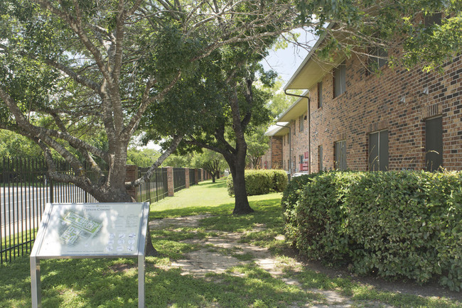 Sierra Vista in Austin, TX - Building Photo - Building Photo