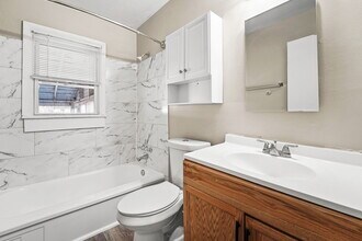 7227 Orchard Ave in Warren, MI - Building Photo - Building Photo