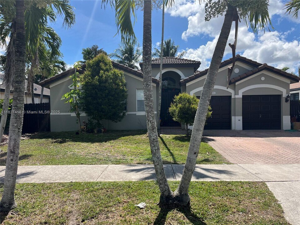 2349 SW 148th Ct in Miami, FL - Foto de edificio