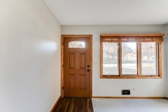 1665-1665 Leone Ave E in St. Paul, MN - Building Photo - Building Photo