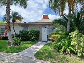 4318 Tahitian Gardens Cir in Holiday, FL - Building Photo - Building Photo