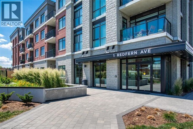 1 Redfern Ave in Hamilton, ON - Building Photo - Building Photo