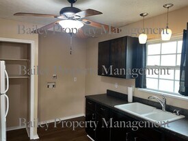 1613 Pershing Ave in Louisville, KY - Building Photo