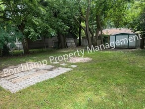 901 W Dale Ave in Muskegon, MI - Building Photo - Building Photo