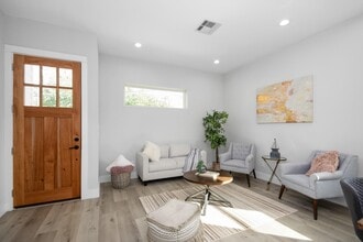 2105 Sam Wilson St in Houston, TX - Building Photo - Building Photo