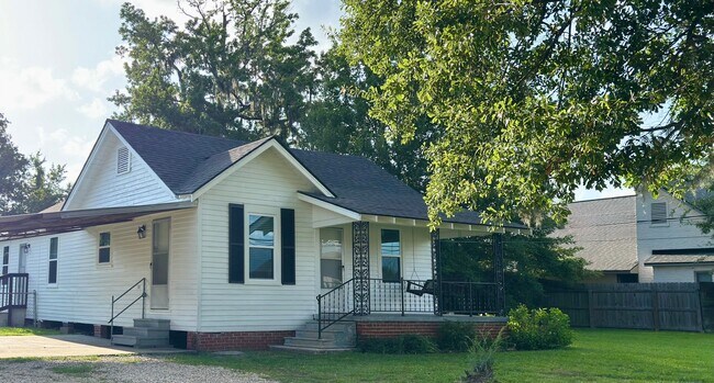 property at 6054 Stumberg Ln