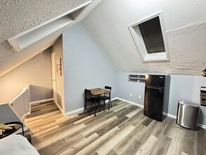 23 Pond Lily Ave in New Haven, CT - Building Photo - Building Photo