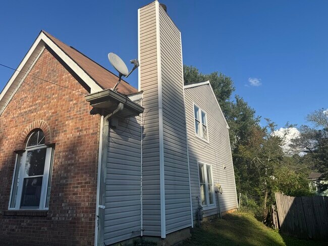 2074 Hopkins Mill Rd in Duluth, GA - Building Photo - Building Photo
