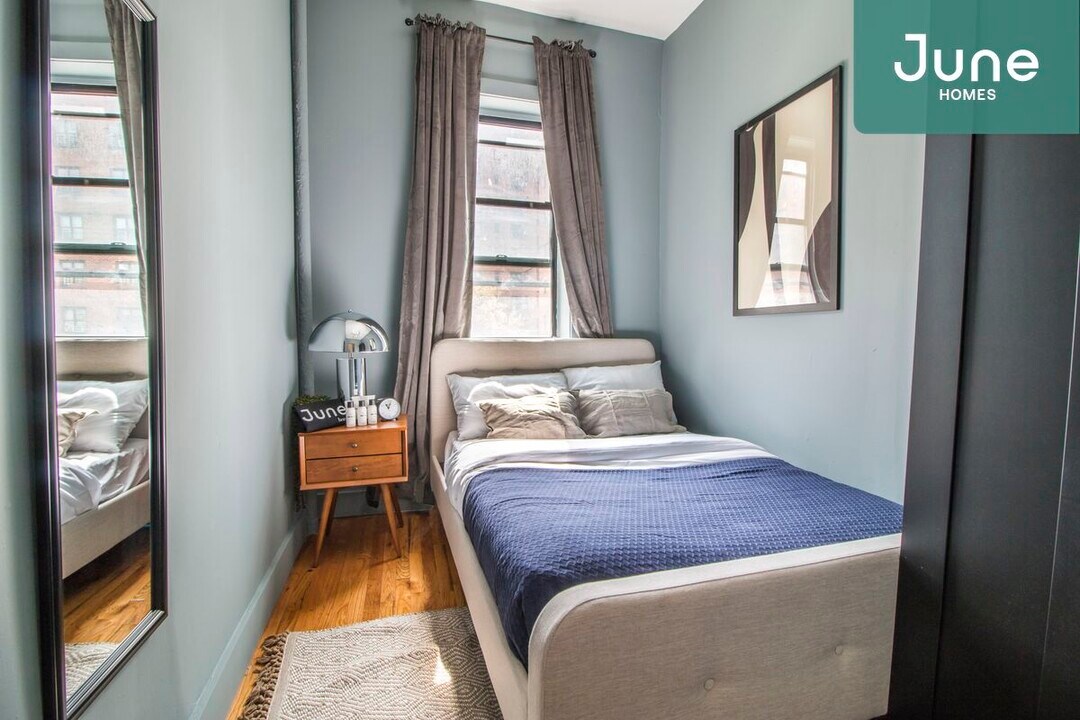 355 E 4th St-Unit -C in New York, NY - Building Photo