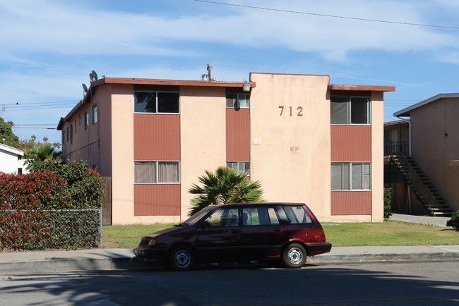 712 S G St in Oxnard, CA - Foto de edificio - Building Photo