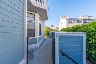 211 S Lucia Ave in Redondo Beach, CA - Building Photo - Building Photo
