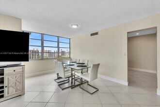 2780 NE 183rd St in Aventura, FL - Building Photo - Building Photo