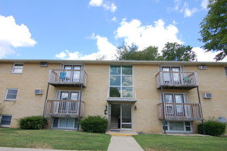 Bay Terrace Apartments in Anderson, IN - Building Photo - Building Photo