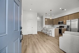 1550 W Tidwell Rd in Houston, TX - Building Photo - Building Photo