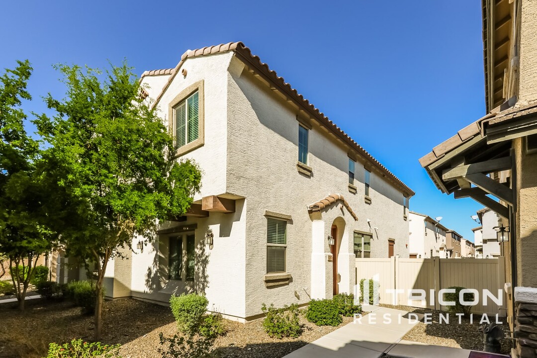 12587 W Gentle Rain Rd in Peoria, AZ - Building Photo