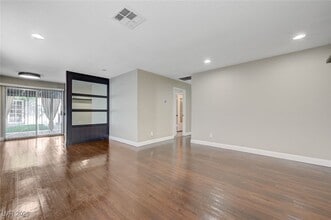 517 Prescott St in Las Vegas, NV - Building Photo - Building Photo