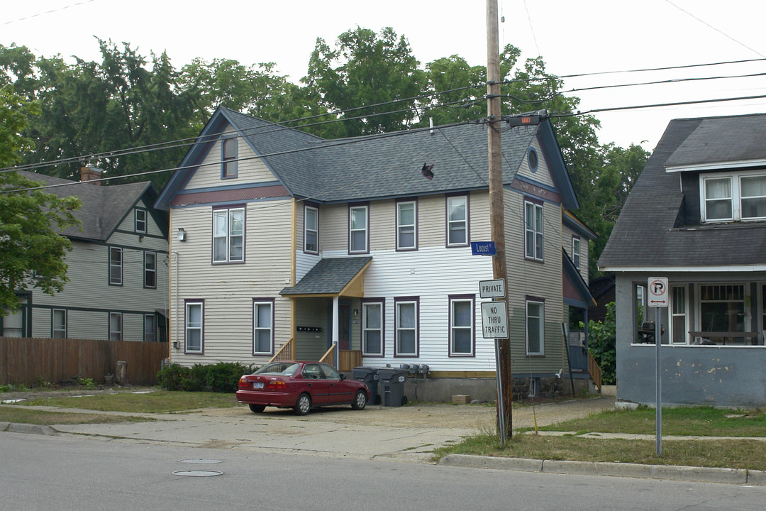 725-727 W Vine St in Kalamazoo, MI - Building Photo