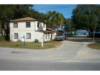 6411 Oakshore Dr in Panama City, FL - Foto de edificio