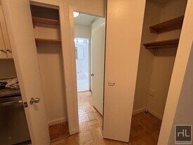 Fourth Avenue, Unit 9N in New York, NY - Building Photo