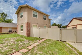 7232 Lazy Hill Dr in Orlando, FL - Building Photo - Building Photo