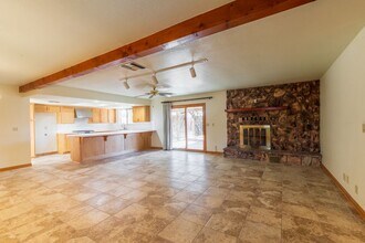 325 S Locust St in Ridgecrest, CA - Building Photo - Building Photo