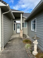 3896 Osage St in Springfield, OR - Building Photo - Building Photo