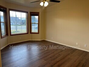 2254 N Zircon Ave in Meridian, ID - Building Photo - Building Photo